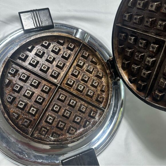 Vintage GENERAL ELECTRIC Waffle Maker 119YI97 Art Deco Made In USA Tested - Picture 7 of 15